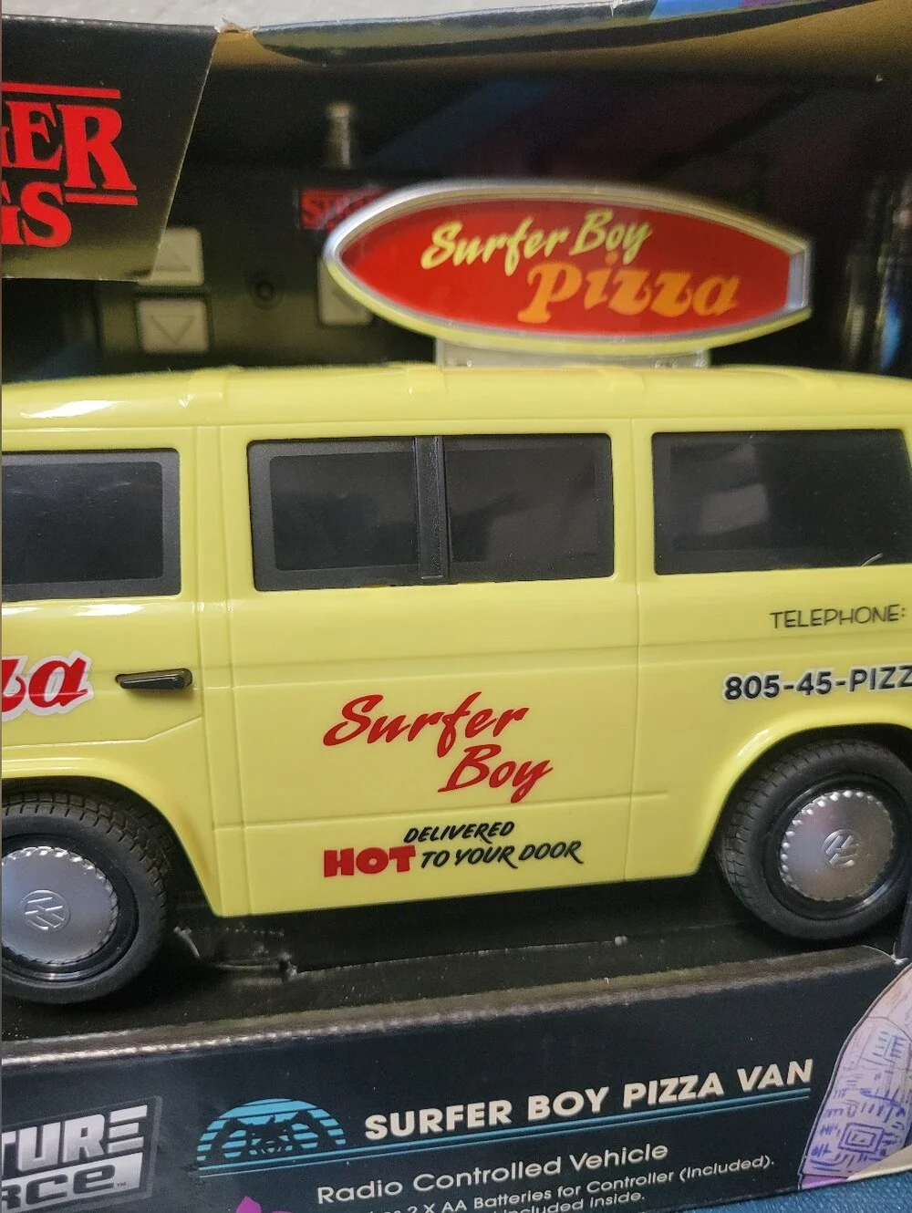 Stranger Things Surfer Boy Pizza Van Radio Controlled Vehicle